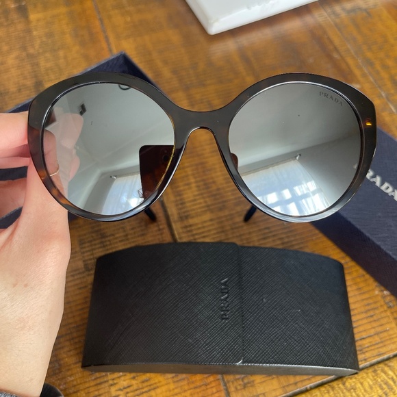 Prada sunglasses main image 8
